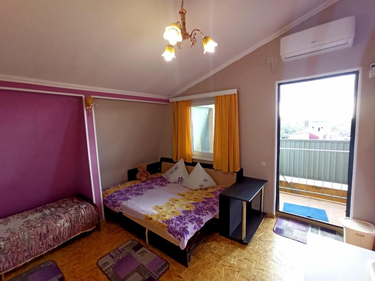 Guest House Anna Sukhumi Exterior foto