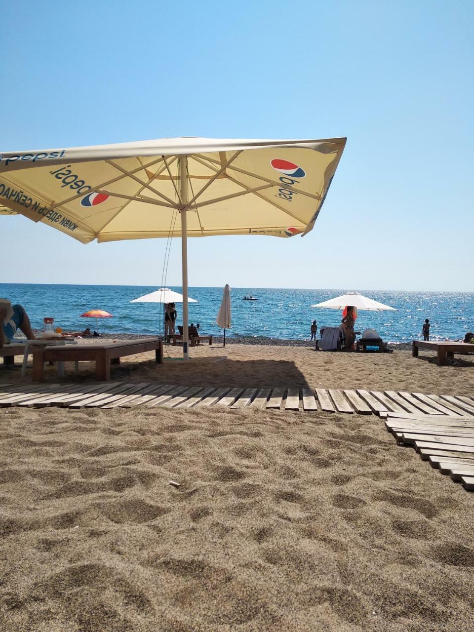Guest House Anna Sukhumi Exterior foto
