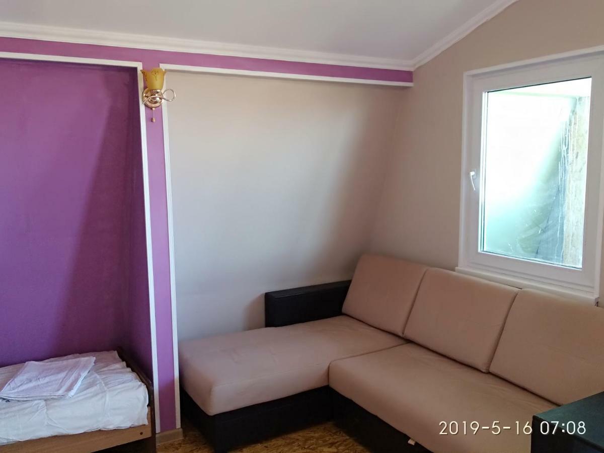 Guest House Anna Sukhumi Exterior foto