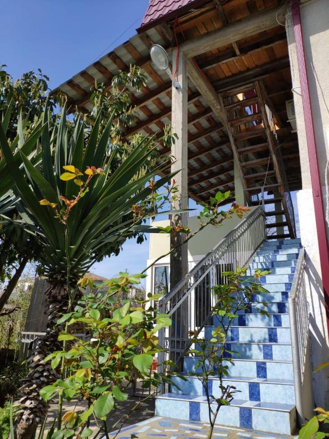 Guest House Anna Sukhumi Exterior foto