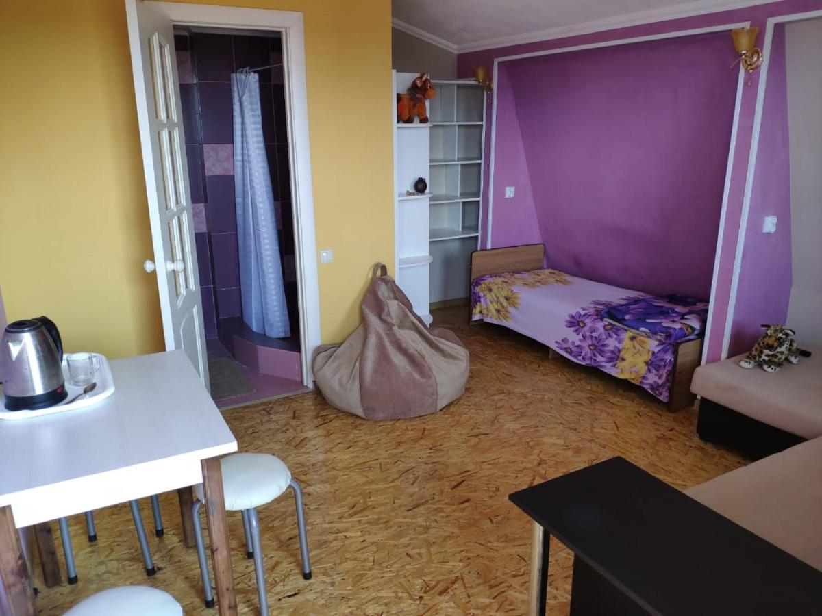 Guest House Anna Sukhumi Exterior foto